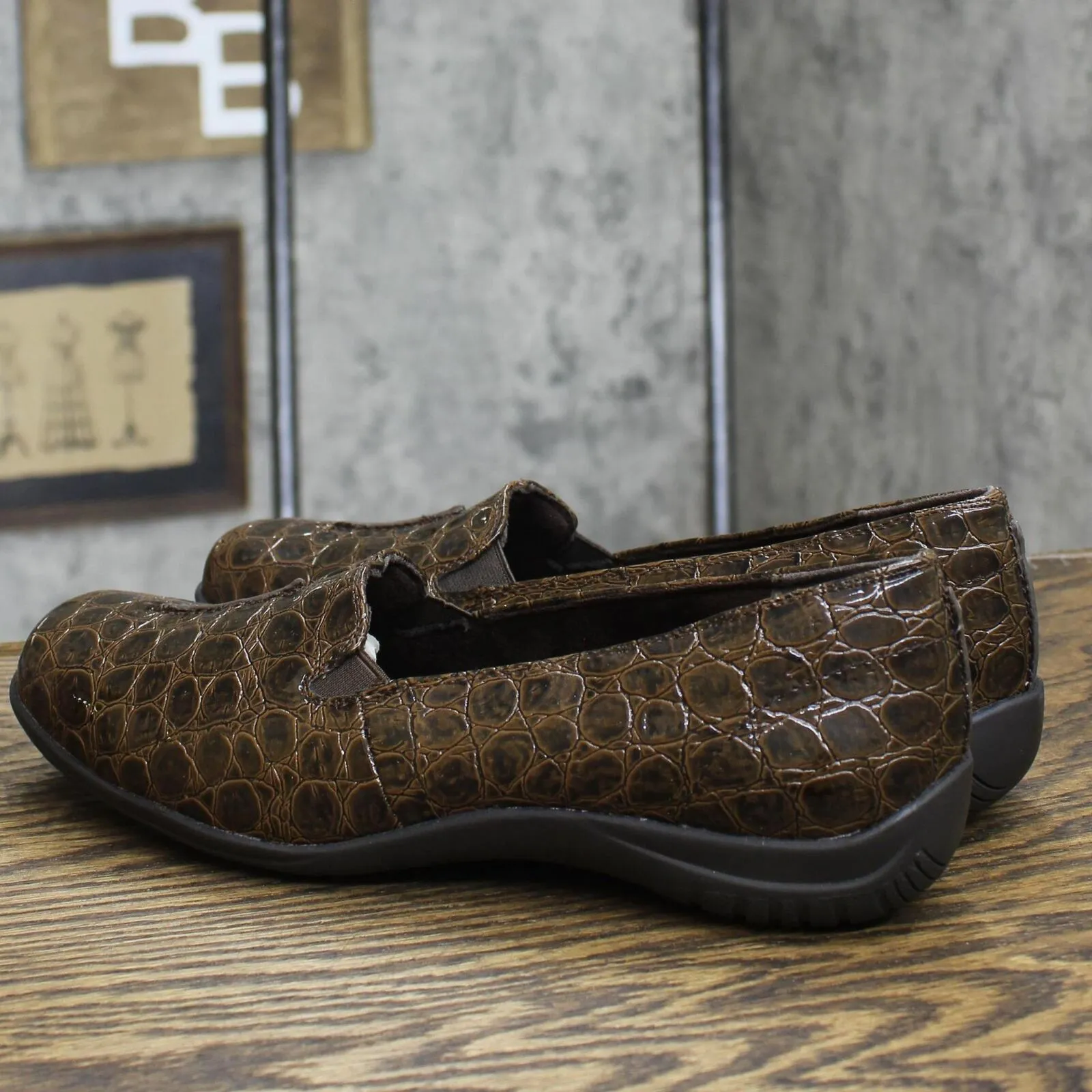 Easy Street Womens Purpose Slip On Shoes PURPOSE Brown Patent Croco 8.5M