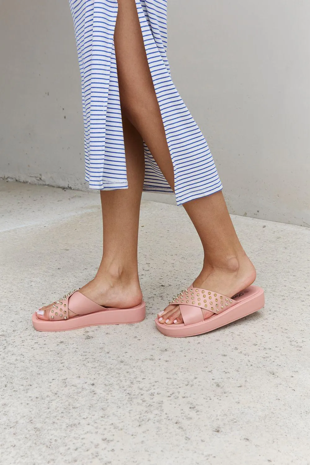 Forever Link Open Toe Studded Blush Cross Strap Sandals