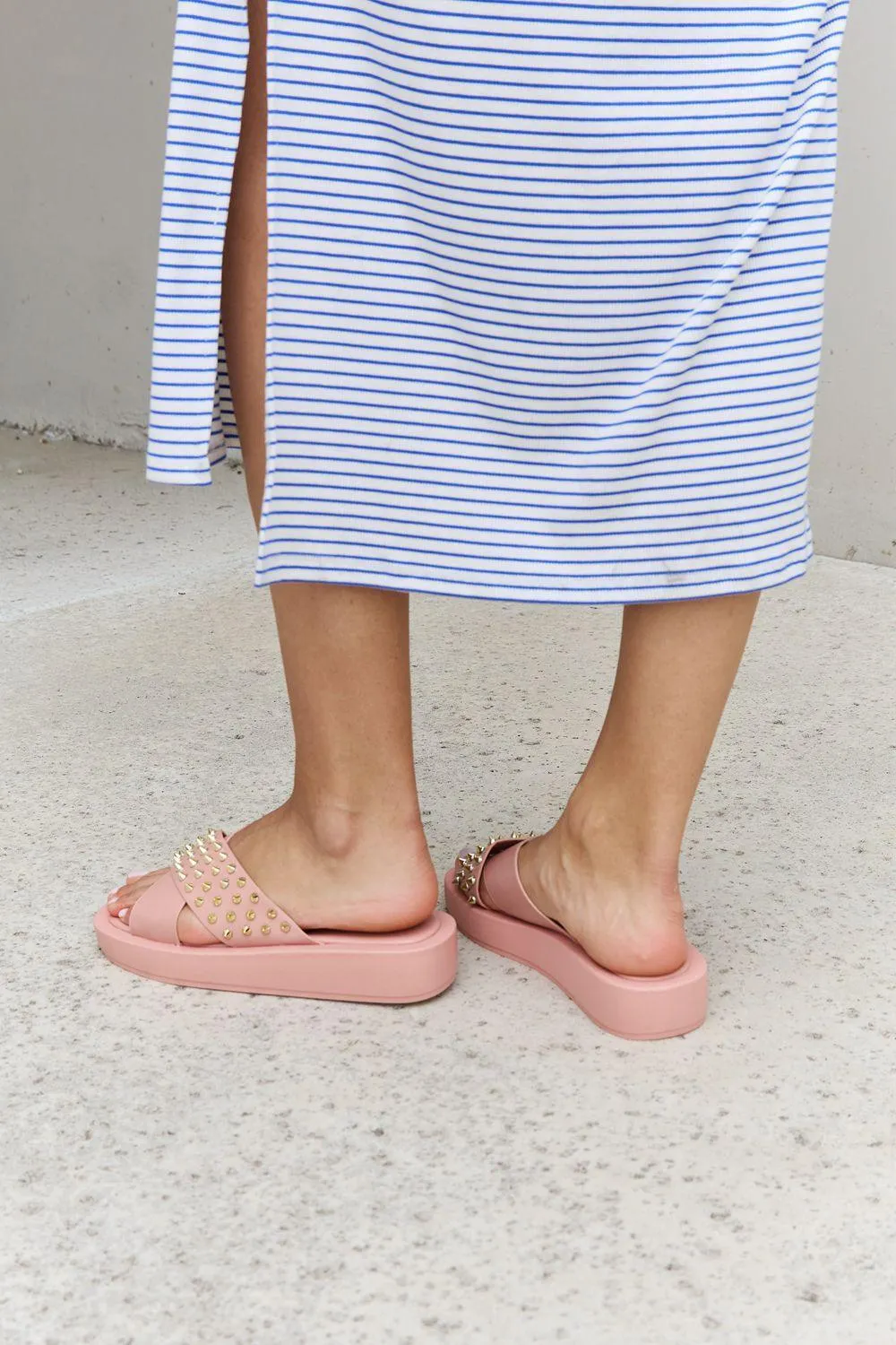 Forever Link Open Toe Studded Blush Cross Strap Sandals