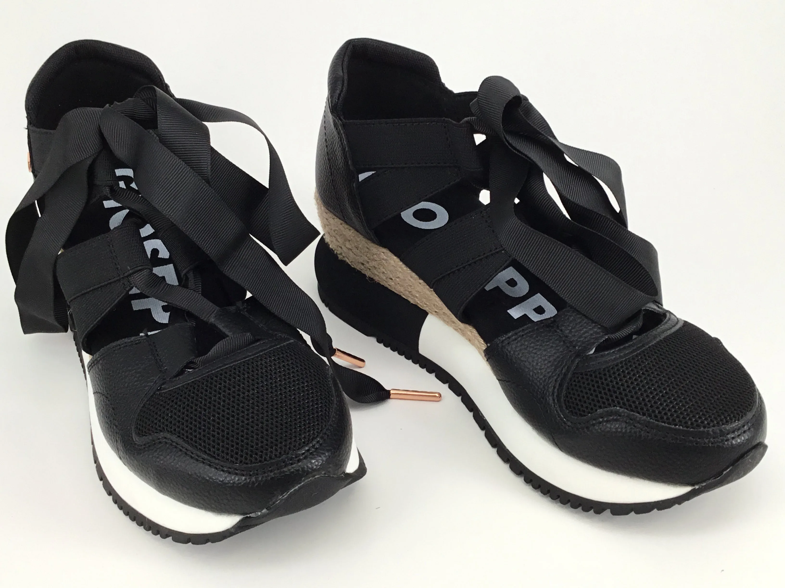 Gioseppo Lisserd available in 2 colours