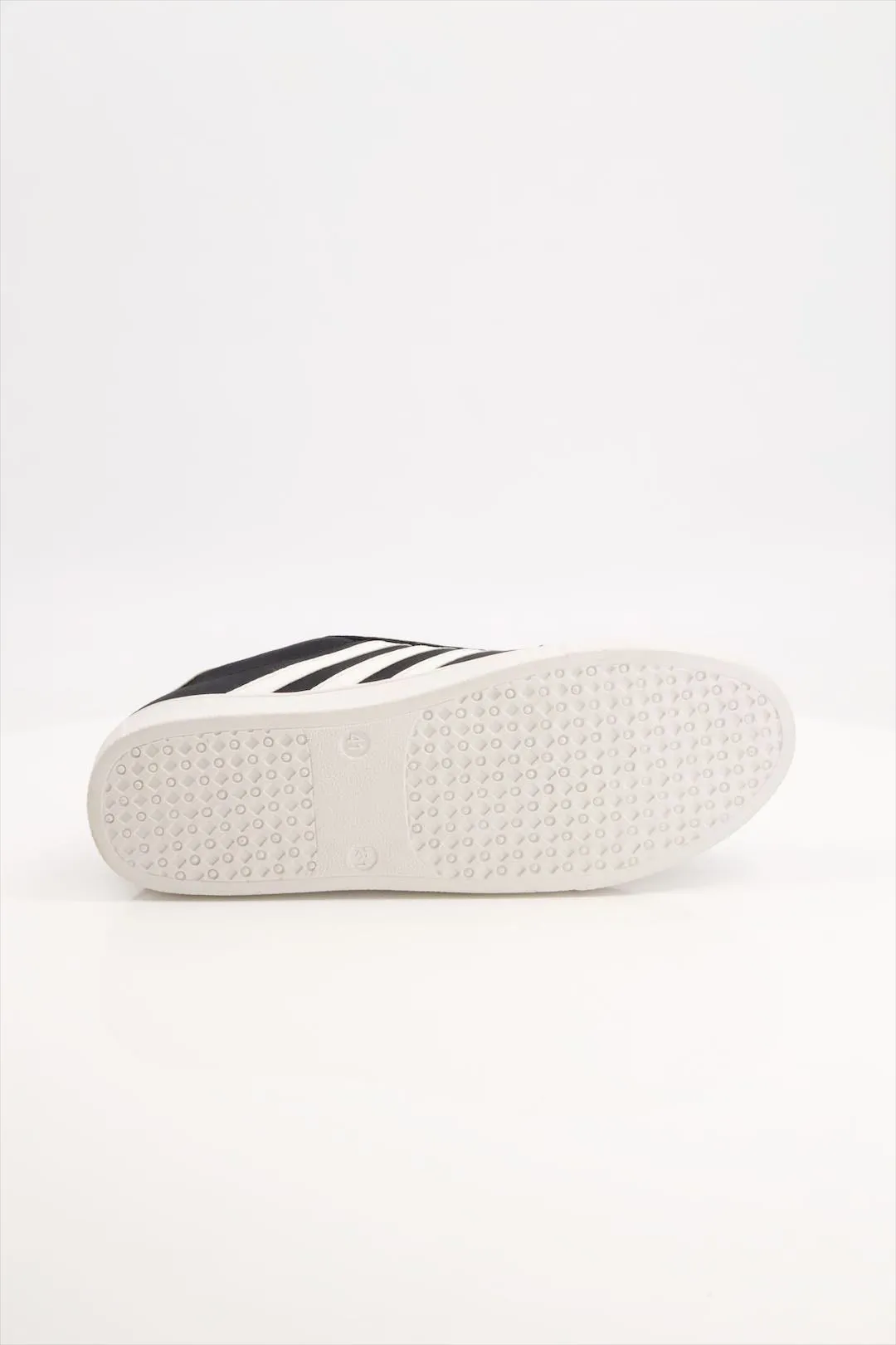 Men Asiwen Black  Slip Fit Sneakers