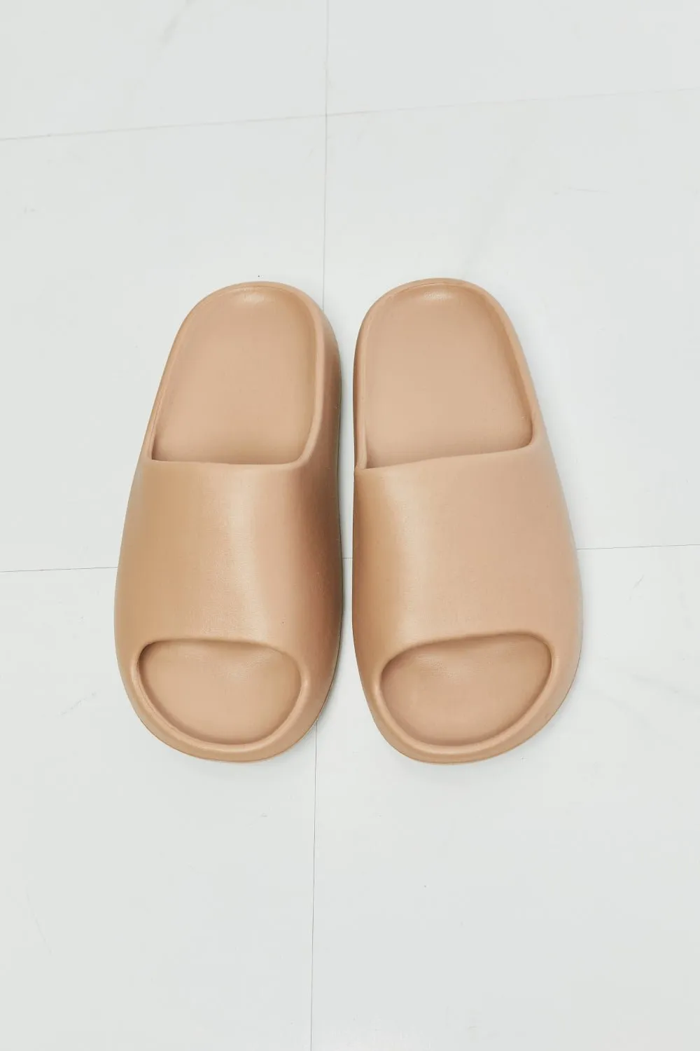 Open Toe Rubber Slide Sandals in Sand
