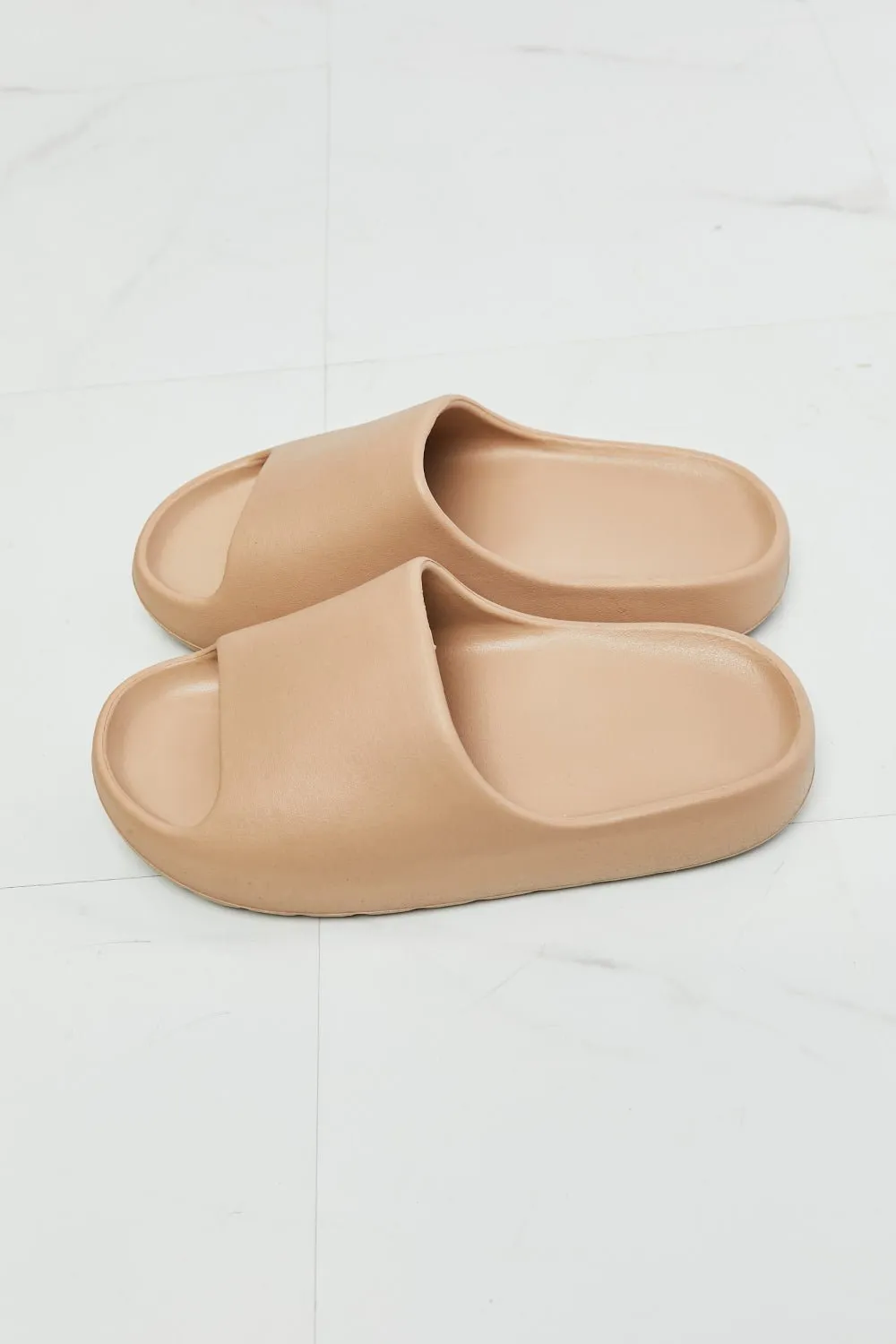 Open Toe Rubber Slide Sandals in Sand