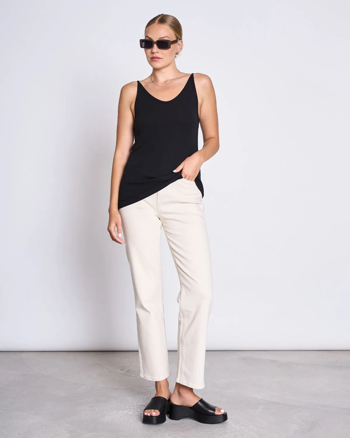 SLIP TOP TRIANGLE FLOW BLACK
