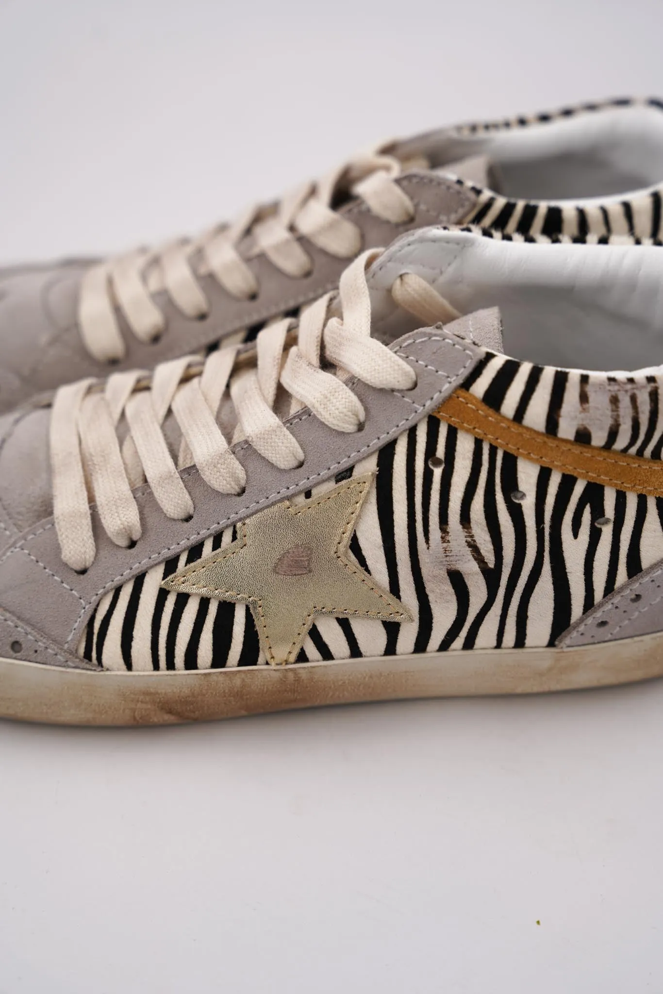 Zebra Mid Star Sneakers